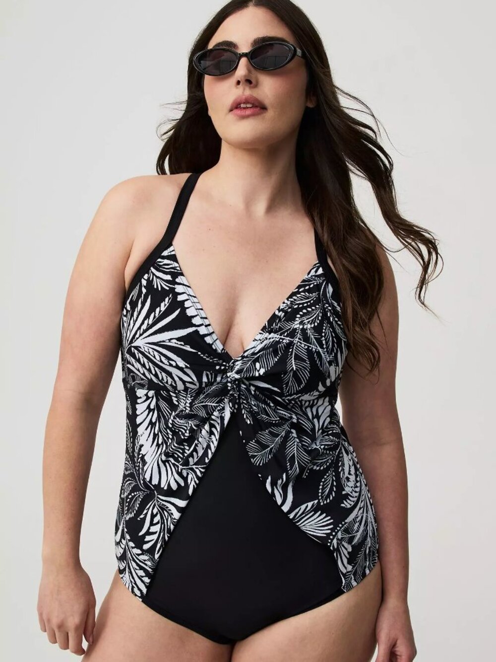 NWT Torrid Wire-Free Twisted V-Neck One Piece Swimsuit